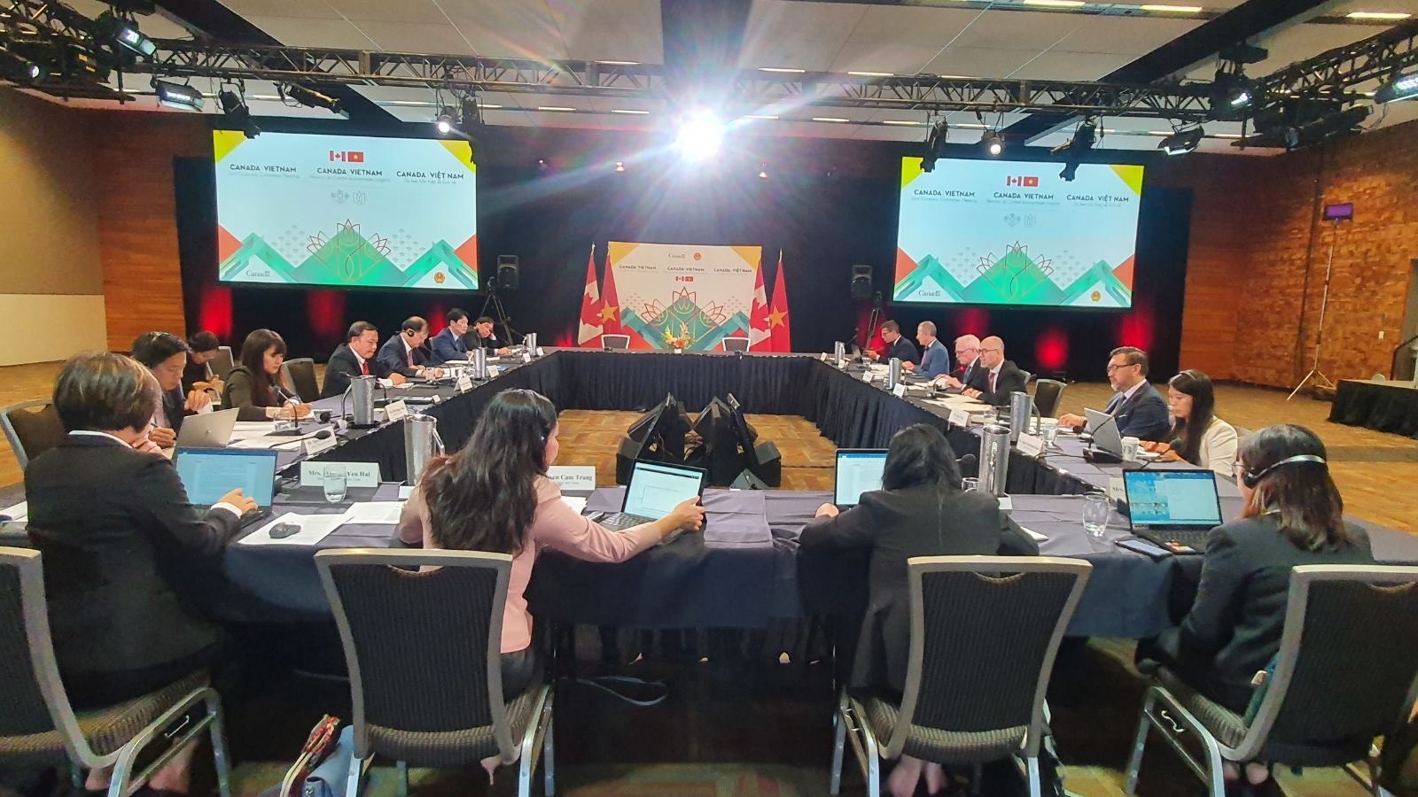 Kỳ họp thứ nhất của Ủy ban hỗn hợp về Kinh tế giữa Việt Nam - Canada