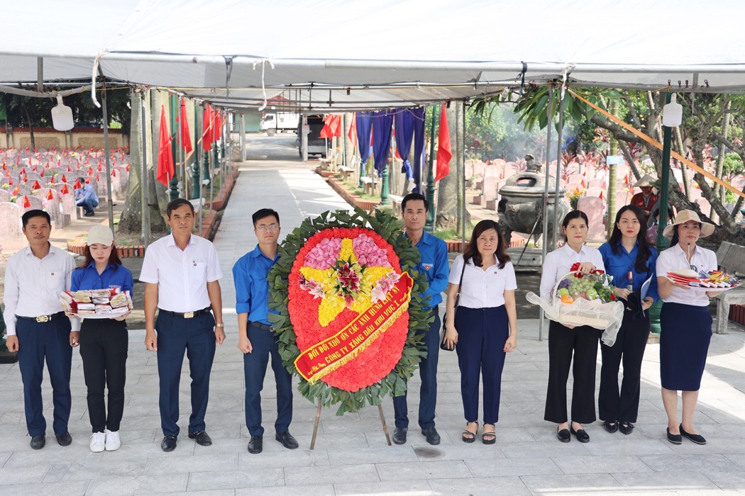 Những anh hùng hy sinh thân mình giữ dòng chảy xăng dầu được thông suốt Những anh hùng hy sinh thân mình giữ dòng chảy xăng dầu được thông suốt