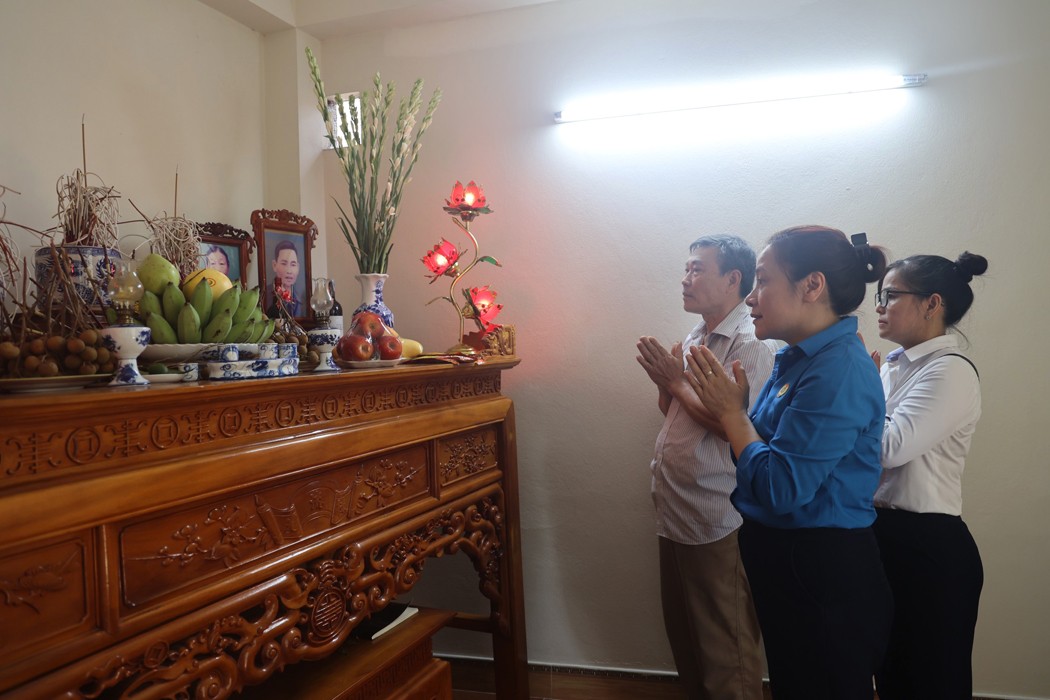 Những anh hùng hy sinh thân mình giữ dòng chảy xăng dầu được thông suốt Những anh hùng hy sinh thân mình giữ dòng chảy xăng dầu được thông suốt