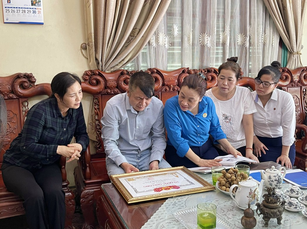 Những anh hùng hy sinh thân mình giữ dòng chảy xăng dầu được thông suốt Những anh hùng hy sinh thân mình giữ dòng chảy xăng dầu được thông suốt