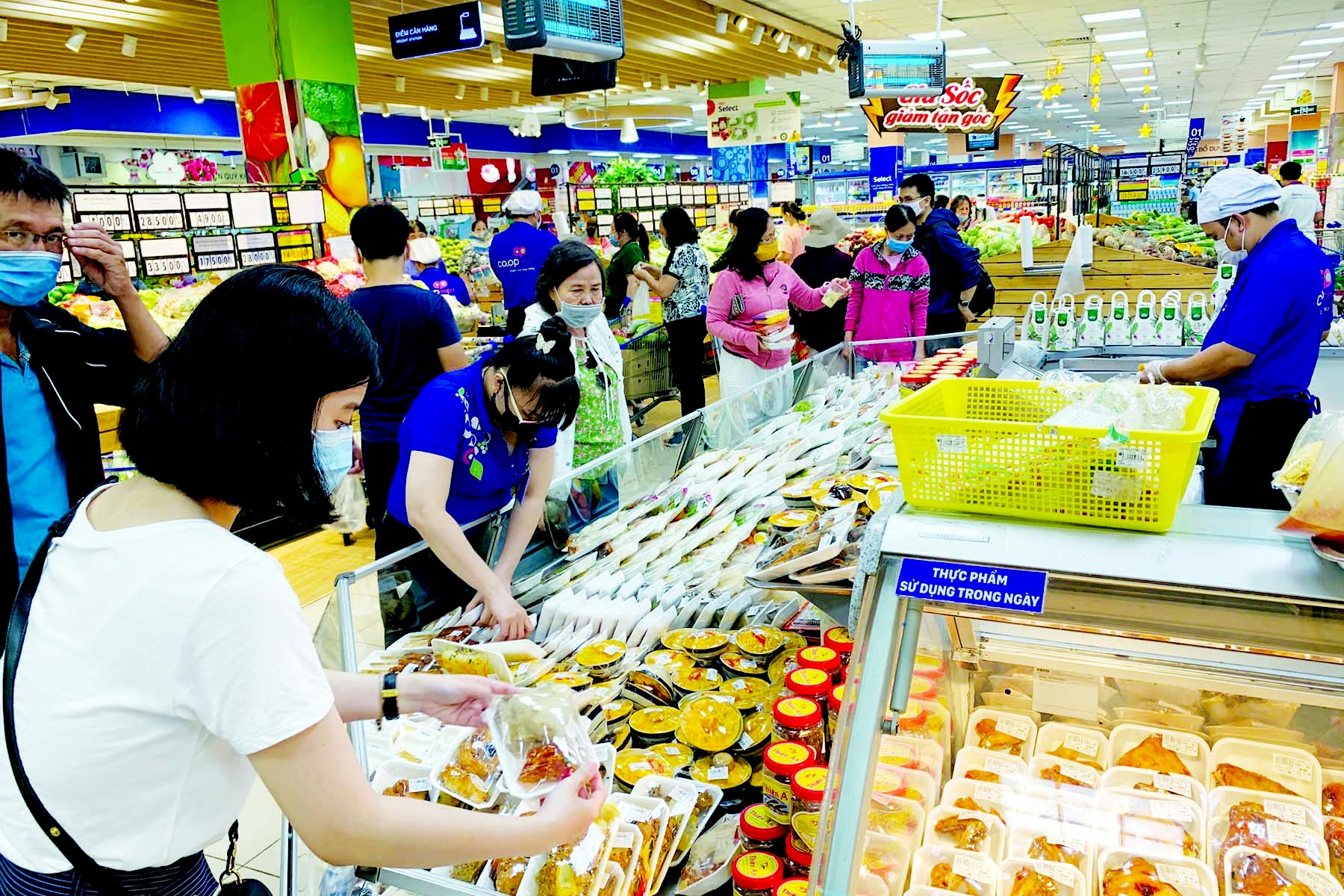 Bảo vệ quyền lợi người tiêu dùng: Bảo đảm 90% khiếu nại, yêu cầu được tư vấn, hỗ trợ