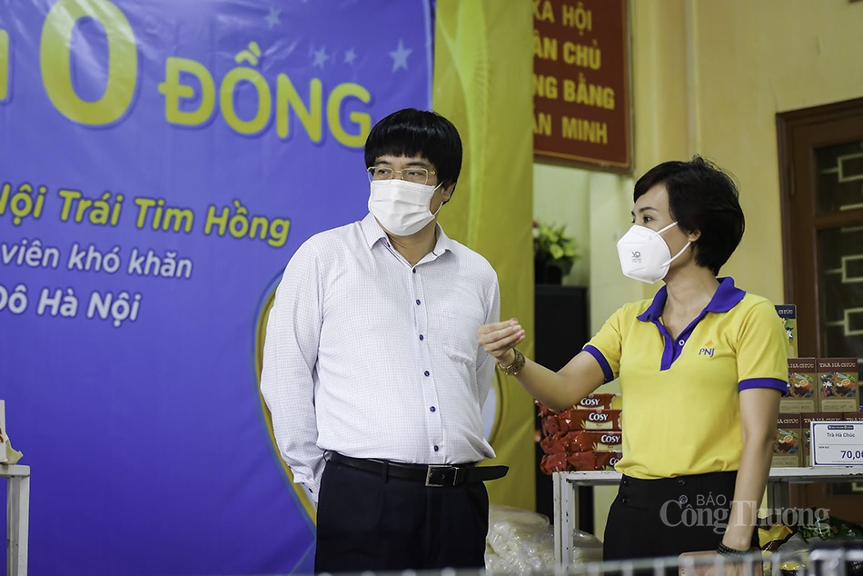 Thần tốc nhân rộng mô hình "Siêu thị mini 0 đồng" Thần tốc nhân rộng mô hình "Siêu thị mini 0 đồng"