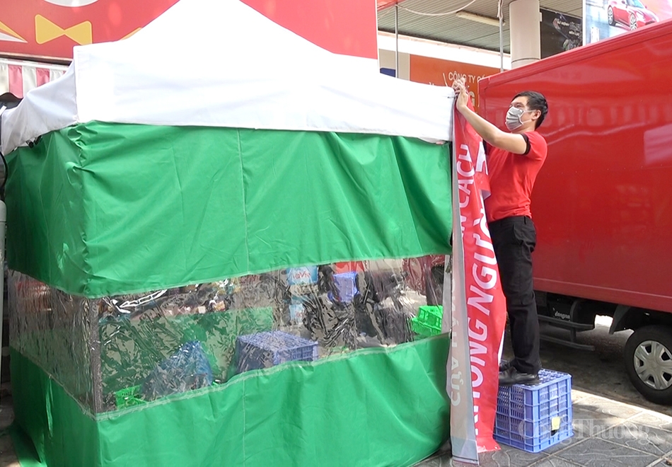 Từ thành công của cửa hàng đầu tiên, anh Kiệt và cộng sự tiếp tục mở rộng mô hình cửa hàng không người bán tại các địa chỉ mới như: Đốc Ngữ, Thượng Đình, Trần Quốc Vượng ...