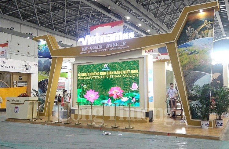doanh nghiep viet gap rut hoan thien gian hang truoc ngay khai mac caexpo 2019