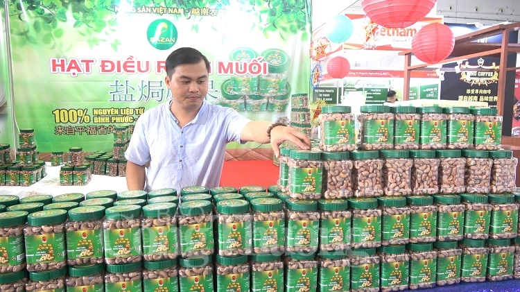 doanh nghiep viet gap rut hoan thien gian hang truoc ngay khai mac caexpo 2019