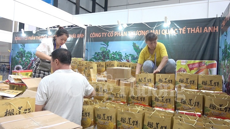 doanh nghiep viet gap rut hoan thien gian hang truoc ngay khai mac caexpo 2019