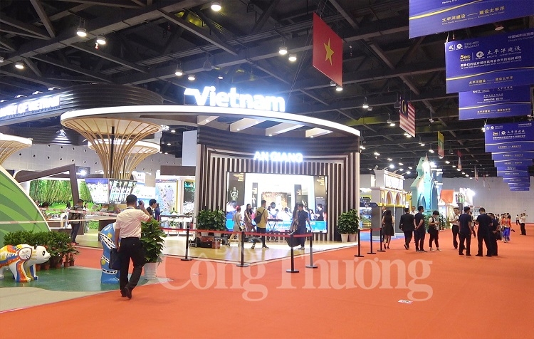 pho thu tuong vu duc dam khai truong khu gian hang viet nam tai caexpo 2019