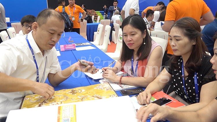 dua hang hoa viet tiep can nha nhap khau trung quoc