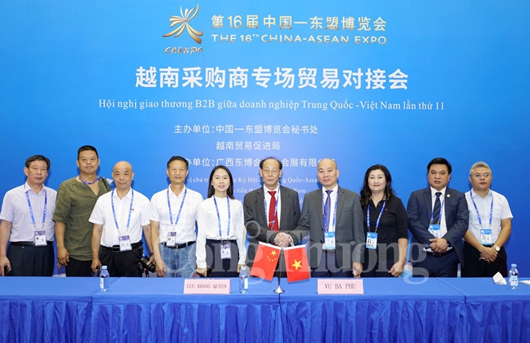 dua hang hoa viet tiep can nha nhap khau trung quoc