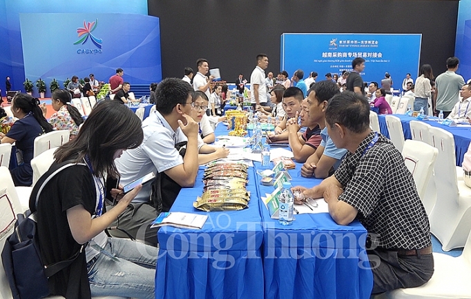 dua hang hoa viet tiep can nha nhap khau trung quoc