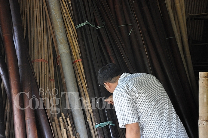 tranh tre dam hon que