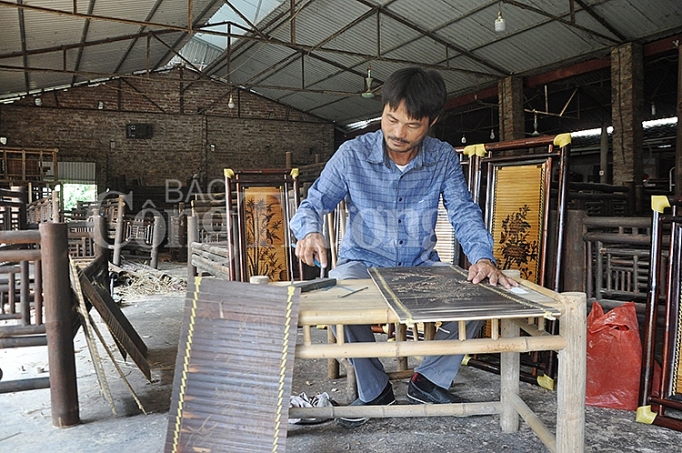 tranh tre dam hon que