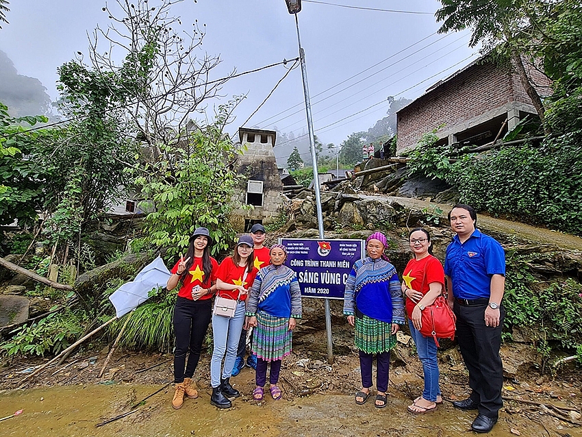 Tuổi trẻ Bộ Công Thương “thắp sáng” vùng cao tuoi-tre-bo-cong-thuong-thap-sang-vung-cao-1