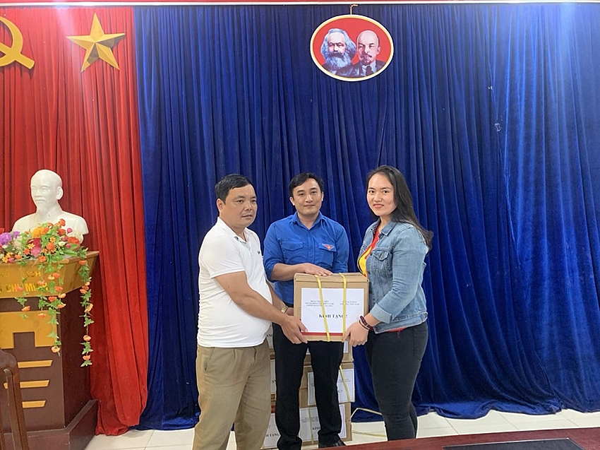 Tuổi trẻ Bộ Công Thương “thắp sáng” vùng cao tuoi-tre-bo-cong-thuong-thap-sang-vung-cao-8