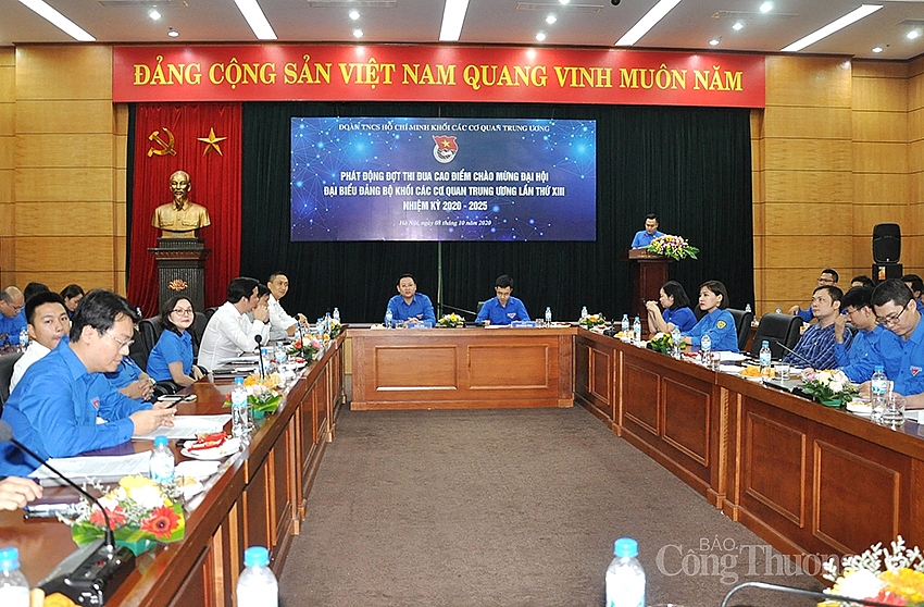 tuoi-tre-khoi-cac-co-quan-trung-uong-tu-hao-tien-buoc-duoi-co-dang-4