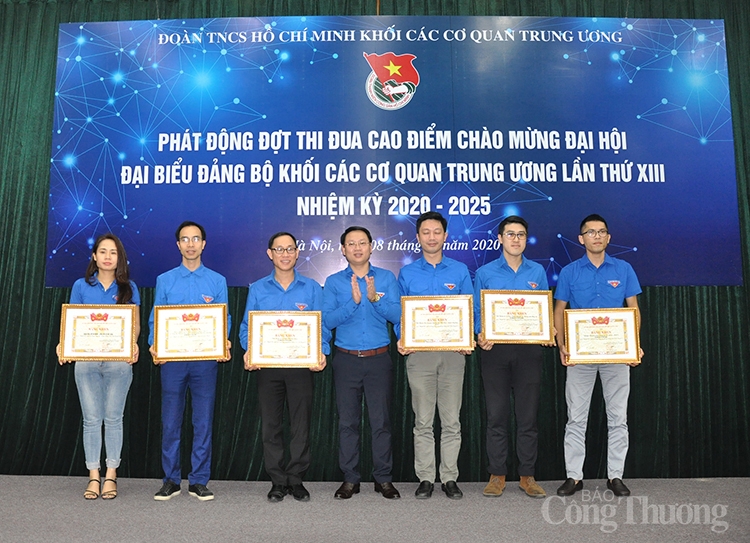 Tuổi trẻ Khối các cơ quan Trung ương tự hào tiến bước dưới cờ Đảng