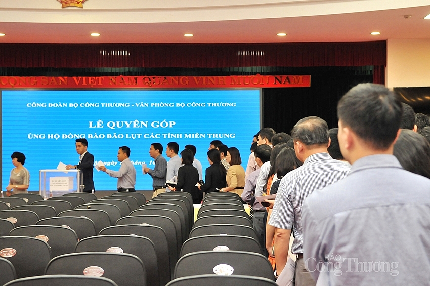 Bộ trưởng Trần Tuấn Anh: Phát động quyên góp ủng hộ đồng bào bão lụt miền Trung