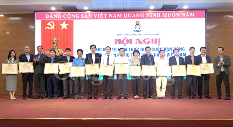 Thay đổi nhận thức cho đoàn viên, người lao động và doanh nghiệp thay doi nhan thuc cho doan vien nguoi lao dong va doanh nghiep