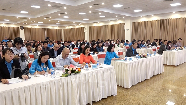 Thay đổi nhận thức cho đoàn viên, người lao động và doanh nghiệp thay doi nhan thuc cho doan vien nguoi lao dong va doanh nghiep