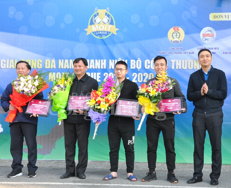 Khai mạc giải bóng đá nam thanh niên Bộ Công Thương 2019 - 2020 khai mac giai bong da nam thanh nien bo cong thuong 2019 2020