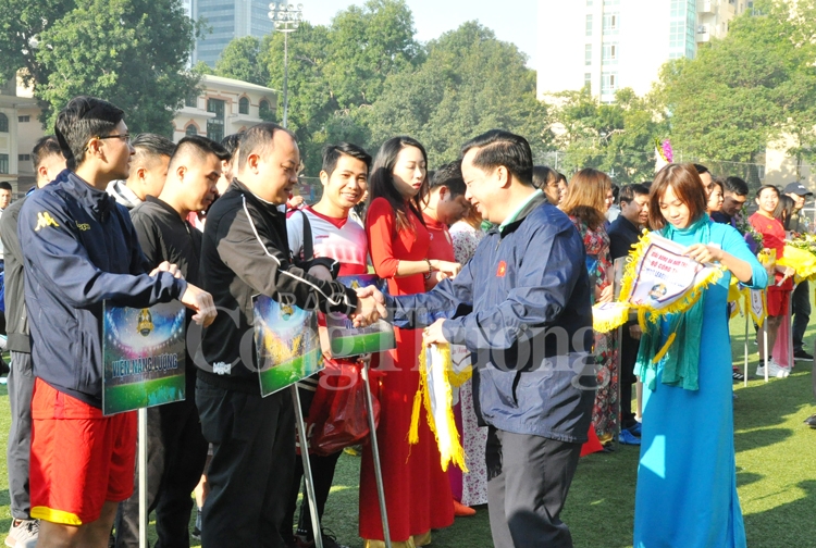 Khai mạc giải bóng đá nam thanh niên Bộ Công Thương 2019 - 2020 khai mac giai bong da nam thanh nien bo cong thuong 2019 2020