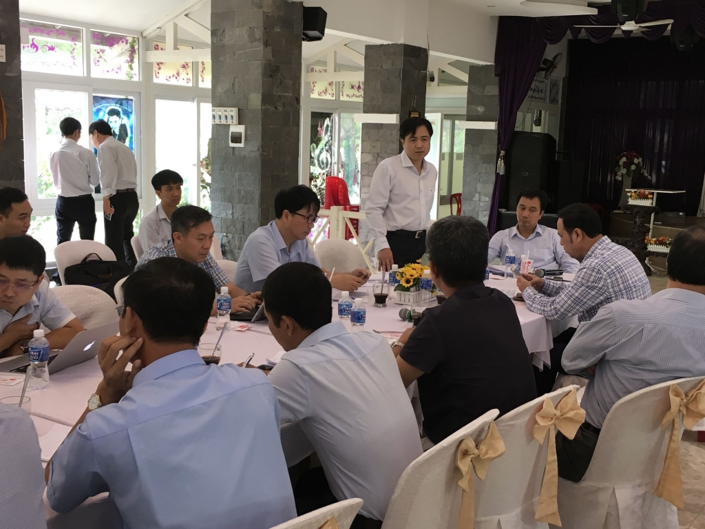 tgd evnnpt nguyen tuan tung kiem tra tien do tba 220 kv phan ri