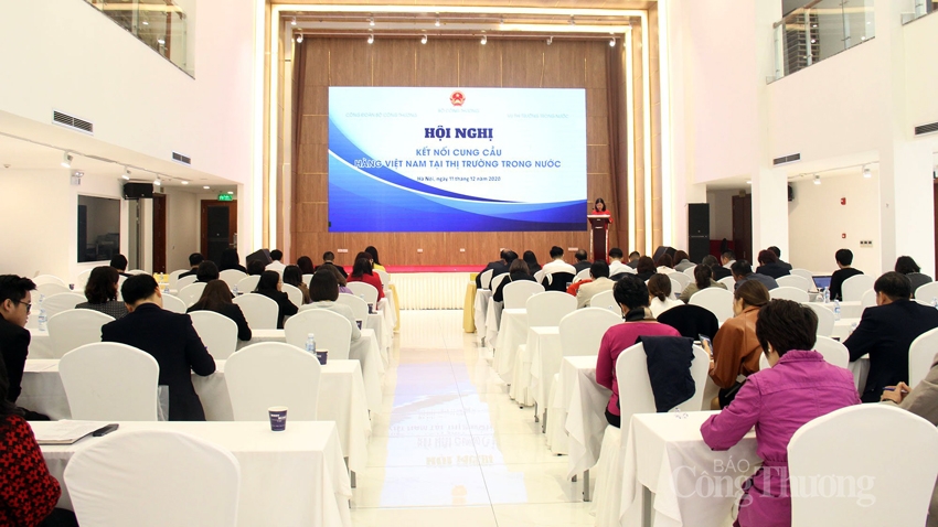 nguoi-lao-dong-nganh-cong-thuong-uu-tien-dung-hang-viet-2