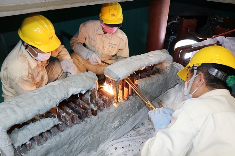 Xử lý, thay thế cách điện thanh dẫn Startor máy phát H2 Nhà máy thủy điện Sê San 3A Xử lý, thay thế cách điện thanh dẫn Startor máy phát H2 Nhà máy thủy điện Sê San 3A