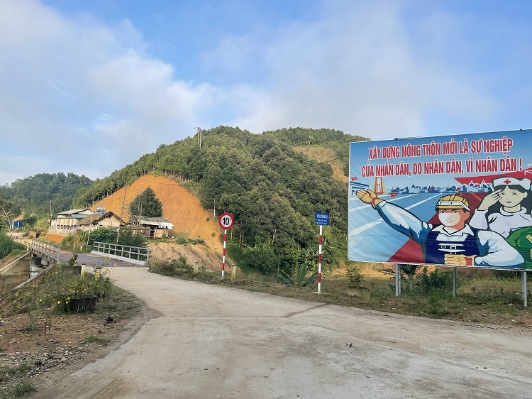 Đường và cầu được đầu tư xây dựng đang góp phần làm nên diện mạo mới cho Đào Thịnh