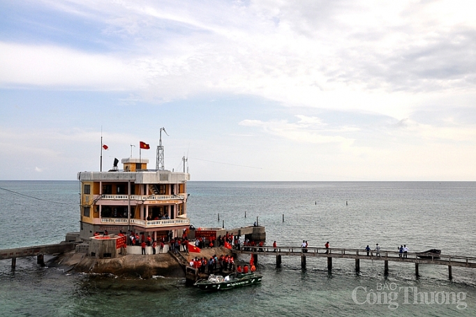 Tháng 4, nhớ về nơi đầu sóng, ngọn gió... thang 4 nho ve noi dau song ngon gio