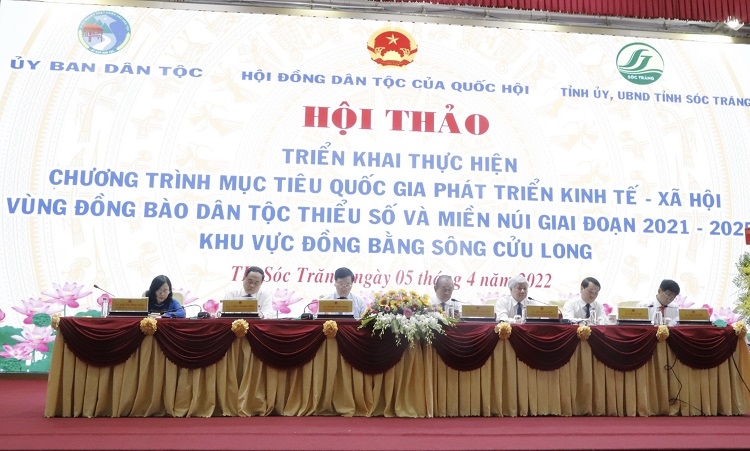 Các đồng chí lãnh đạo tham dự và chủ trì Hội thảo triển khai thực hiện Chương trình MTQG phát triển kinh tế - xã hội vùng đồng bào DTTS và miền núi giai đoạn 2021 - 2025 khu vực Đồng bằng sông Cửu Long Các đồng chí lãnh đạo tham dự và chủ trì Hội thảo triển khai thực hiện Chương trình MTQG phát triển kinh tế - xã hội vùng đồng bào DTTS và miền núi giai đoạn 2021 - 2025 khu vực Đồng bằng sông Cửu Long