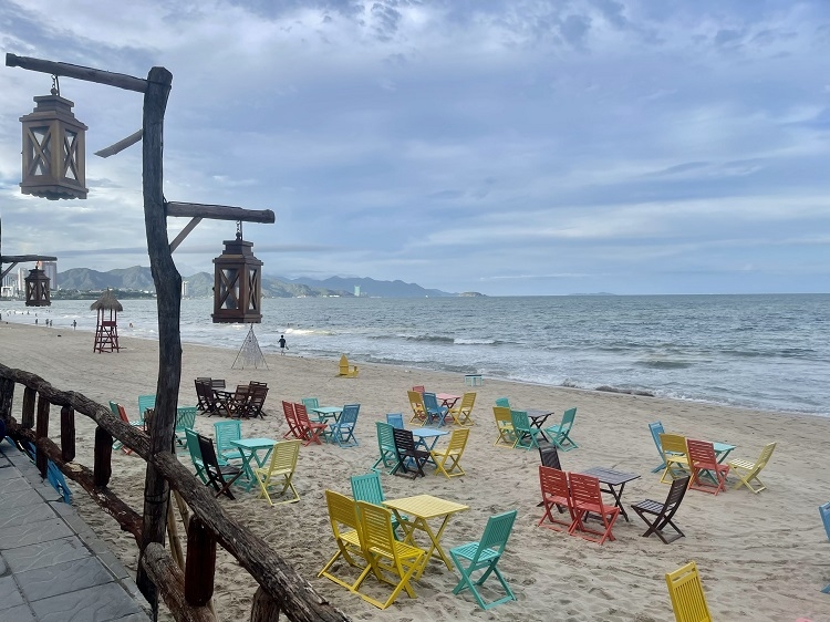 Chấm dứt những ngày vắng vẻ vì dịch bệnh, Nha Trang dự kiến đón một lượng lớn khách du lịch đến thăm quan, tắm biển dịp 30/4 Chấm dứt những ngày vắng vẻ vì dịch bệnh, Nha Trang dự kiến đón một lượng lớn khách du lịch đến thăm quan, tắm biển dịp 30/4