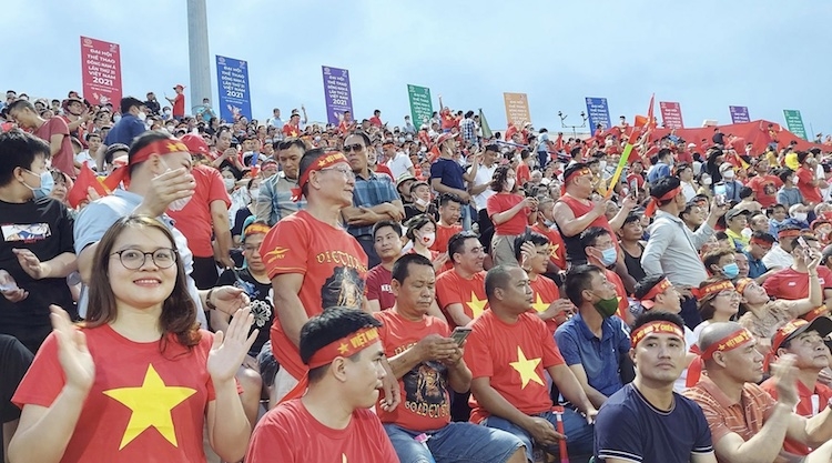 Người hâm mộ chờ đón tấm vé chính thức vào bán kết bóng đá nam SEA Games 31 của U23 Việt Nam Người hâm mộ chờ đón tấm vé chính thức vào bán kết bóng đá nam SEA Games 31 của U23 Việt Nam
