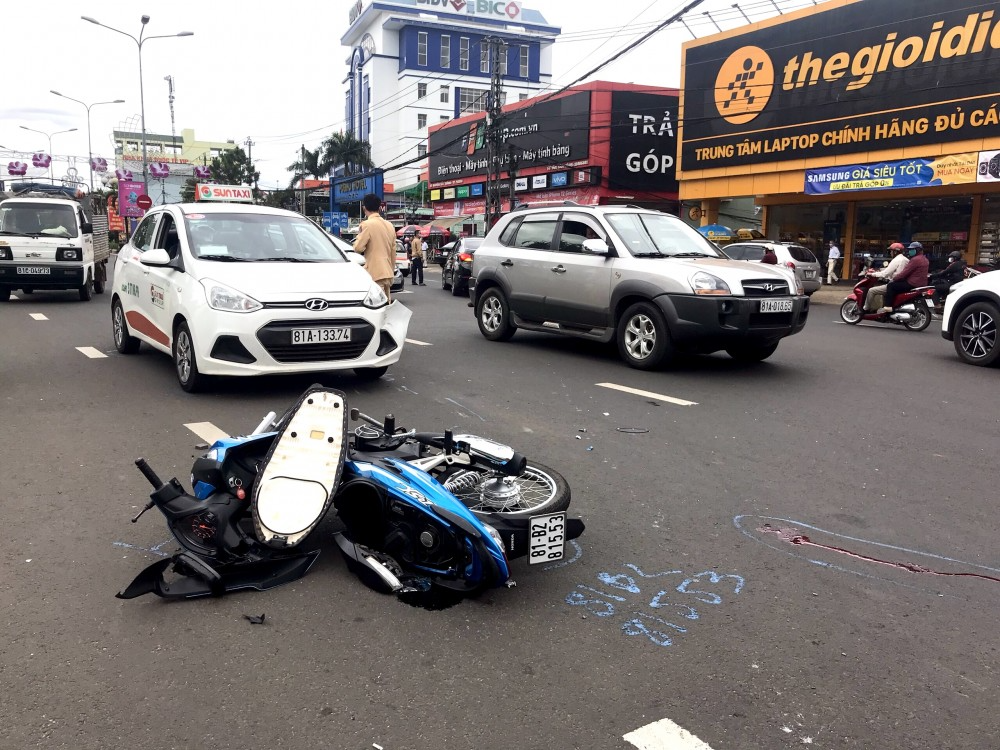 Thủ tướng Chính phủ yêu cầu, có biện pháp xử lý nghiêm đối với cá nhân, tập thể uống rượu bia gây tai nạn giao thông Thủ tướng Chính phủ yêu cầu, có biện pháp xử lý nghiêm đối với cá nhân, tập thể uống rượu bia gây tai nạn giao thông