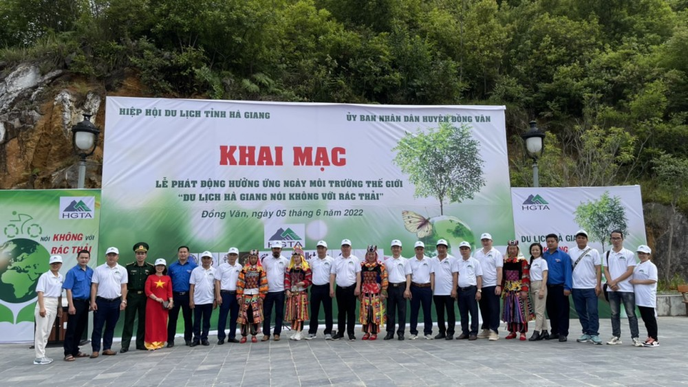 Phát động phong trào “Du lịch Hà Giang nói không với rác thải” Phát động phong trào “Du lịch Hà Giang nói không với rác thải”