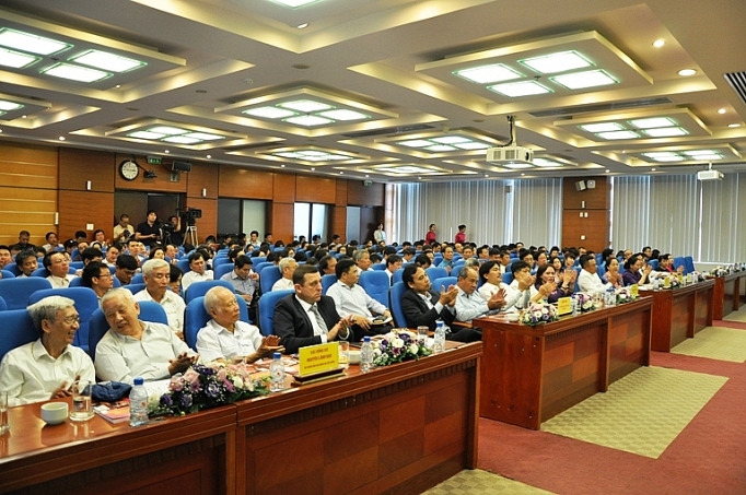 Petrovietnam: Hành trình của trí tuệ, bản lĩnh và truyền thống văn hóa hanh trinh cua tri tue ban linh va truyen thong van hoa