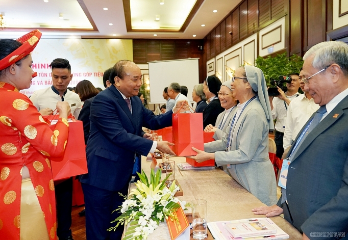 Lợi ích tôn giáo gắn liền với lợi ích quốc gia, dân tộc loi ich ton giao gan lien voi loi ich quoc gia dan toc