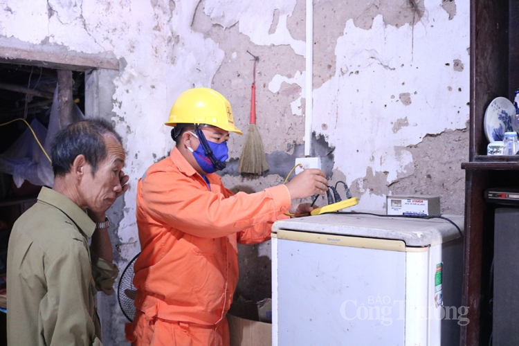 Với tiêu chí “Lấy chuyên môn phục vụ cộng đồng” – những đoàn viên EVNHANOI đang góp sức để nông thôn ngày một đẹp hơn 5222-4-copy