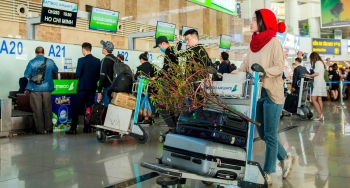 Giá vé máy bay Tết ‘trên trời’, hàng không gấp rút thuê máy bay