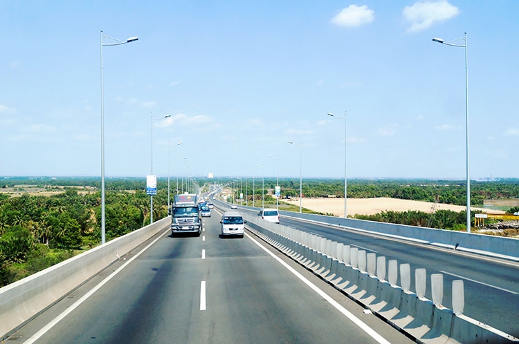 Vùng kinh tế trọng điểm phía Nam: Liên kết đầu tư phát triển giao thông