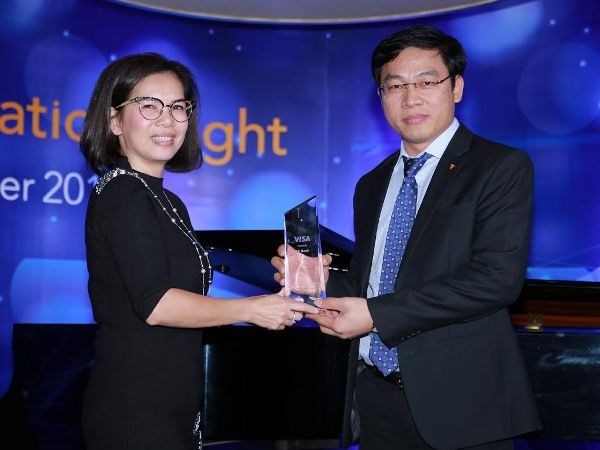 Ngày càng nhiều người Việt Nam chi tiêu qua thẻ tín dụng ngay cang nhieu nguoi viet nam chi tieu qua the tin dung