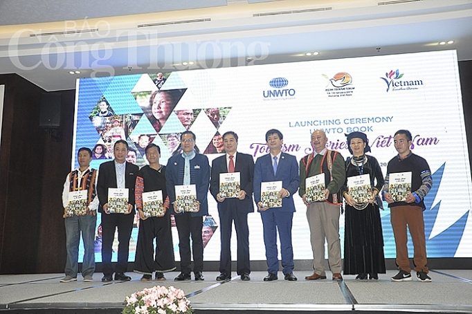 Công bố cuốn sách “Câu chuyện du lịch Việt Nam” cong bo cuon sach cau chuyen du lich viet nam