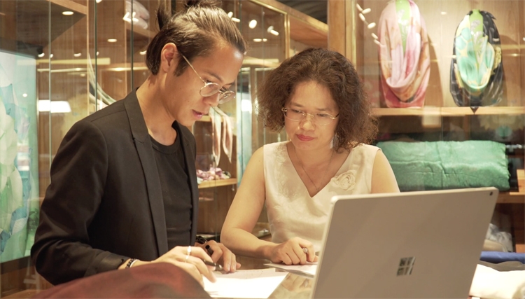 Giấc mơ lụa Việt (trùng tít) Giấc mơ lụa Việt (trùng tít)