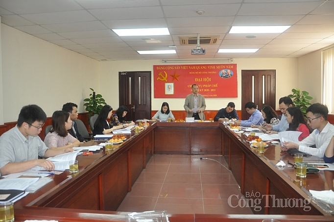 Nâng cao năng lực lãnh đạo, sức chiến đấu của cấp ủy Đảng, xây dựng chi bộ trong sạch, vững mạnh nang cao nang luc lanh dao suc chien dau cua cap uy dang xay dung chi bo trong sach vung manh