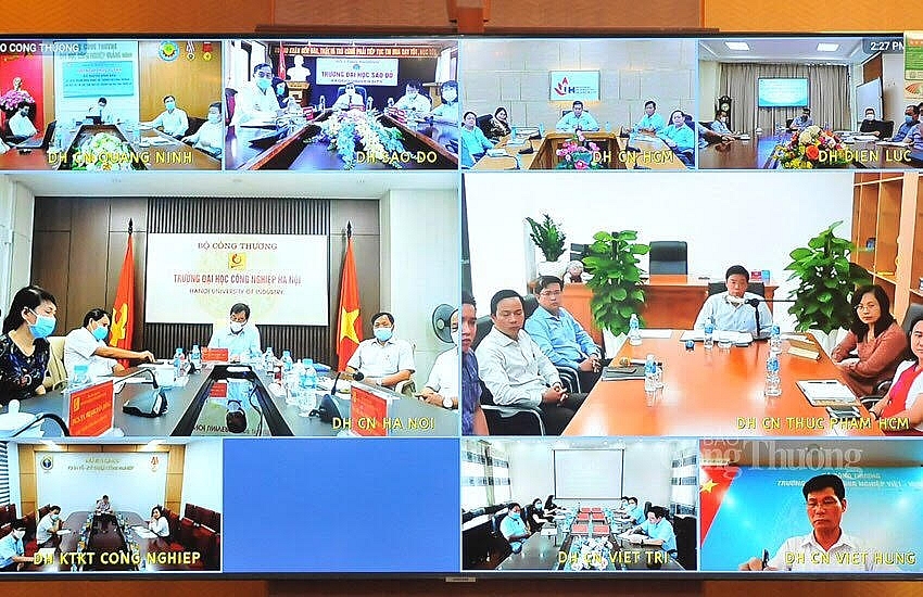 Các cơ sở đào tạo phải tập trung xây dựng chiến lược phù hợp với xu thế của thời đại Các cơ sở đào tạo phải tập trung xây dựng chiến lược phù hợp với xu thế của thời đại