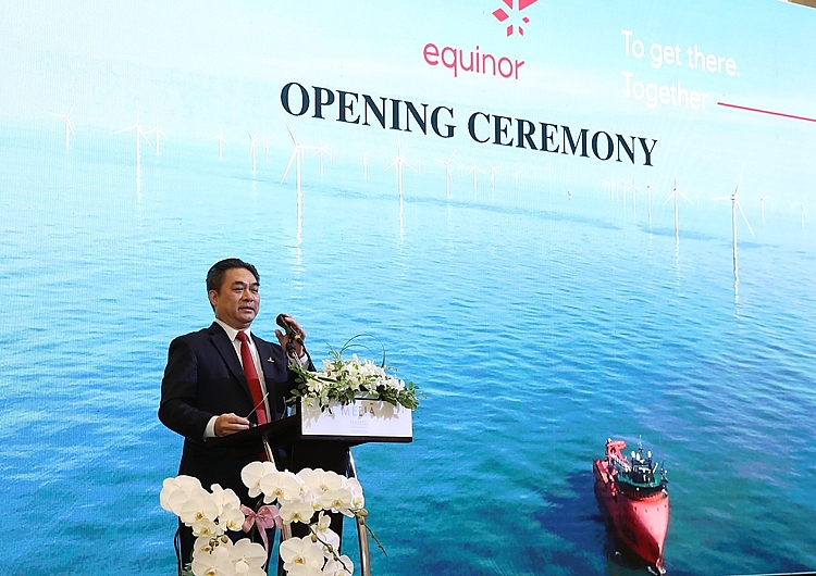 Phó Tổng giám đốc Tập đoàn Dầu khí Việt Nam - ông Phạm Tiến Dũng Phó Tổng giám đốc Tập đoàn Dầu khí Việt Nam - ông Phạm Tiến Dũng