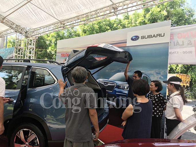 Sôi động hội chợ ô tô lần đầu tiên tại miền Bắc soi dong hoi cho o to lan dau tien tai mien bac