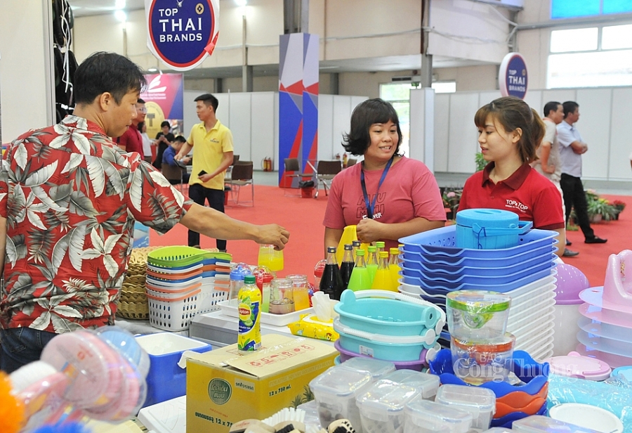 tai khoi dong giao thuong viet nam thai lan