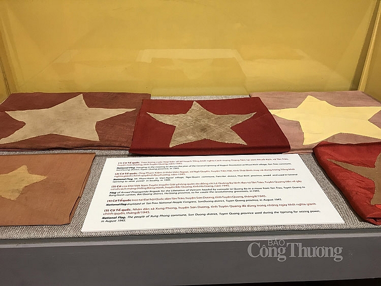 Sống lại thời khắc tháng Tám lịch sử qua các hiện vật quý