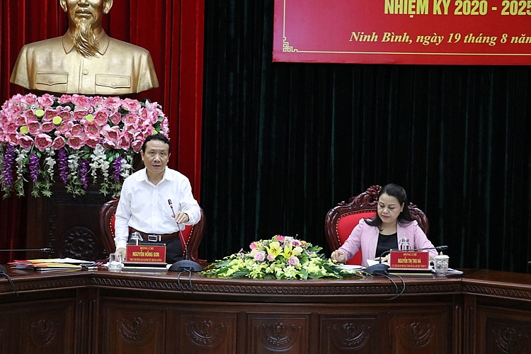 đồng chí Nguyễn Hồng Sơn, Phó Trưởng Ban Kinh tế Trung ương 0347-2